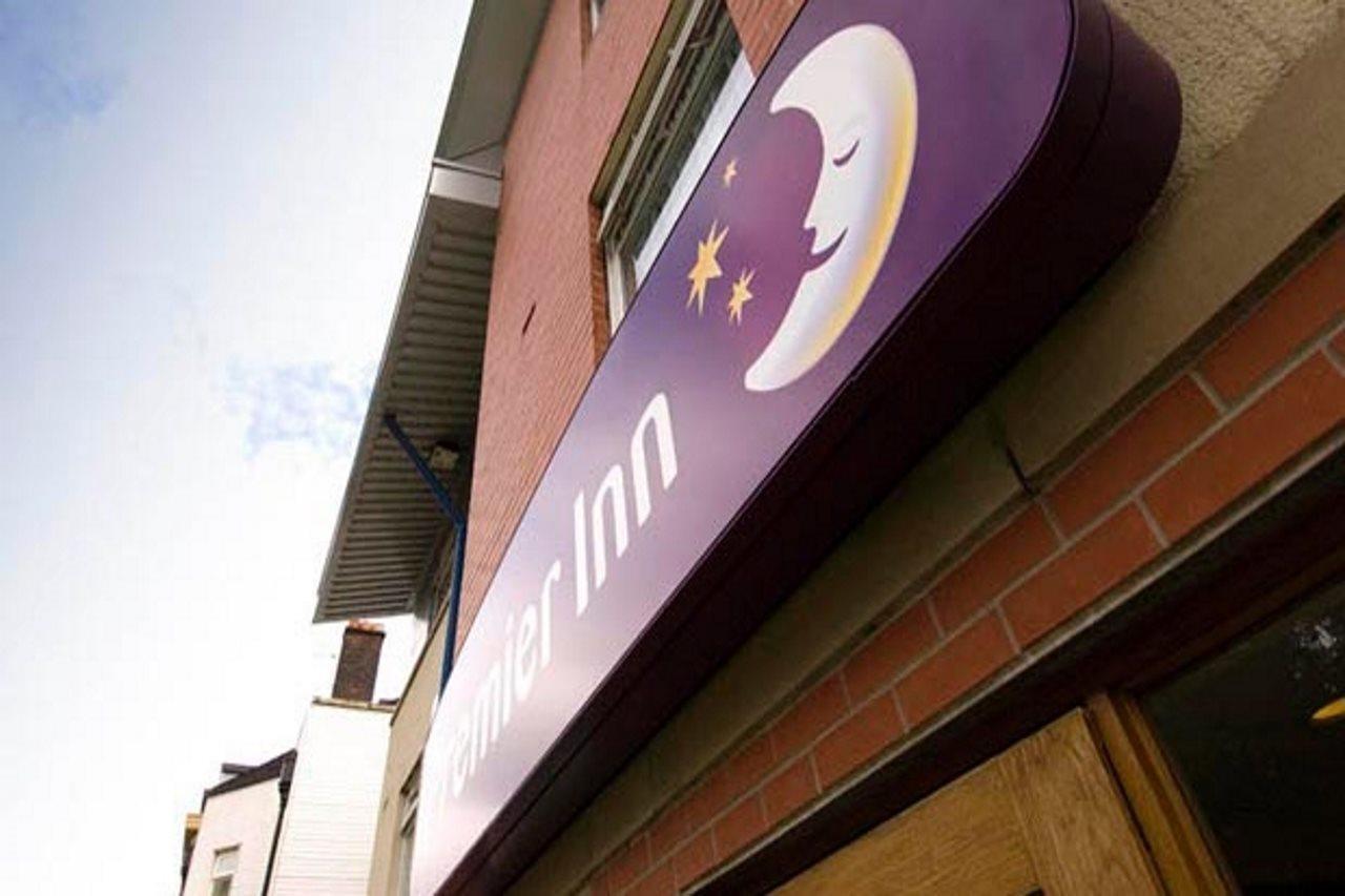 Premier Inn Manchester - Heaton Park Ngoại thất bức ảnh