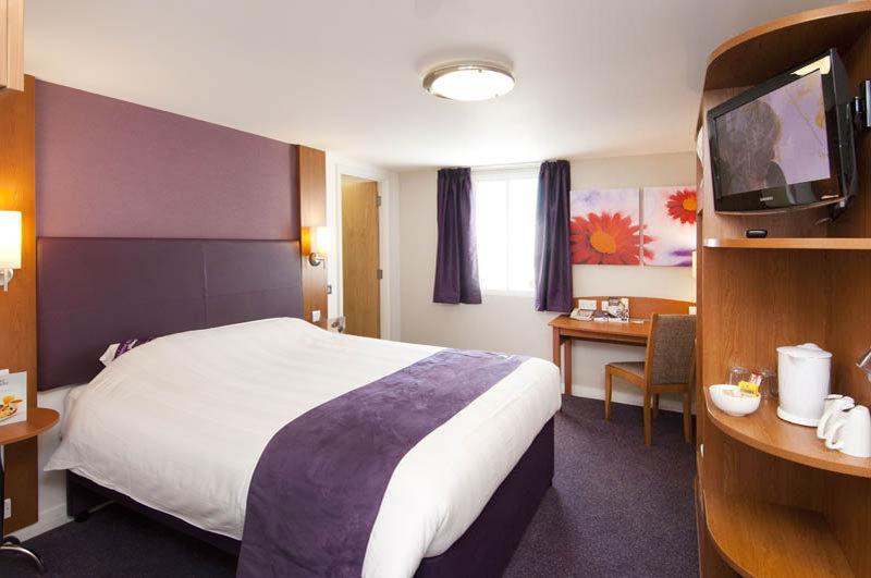 Premier Inn Manchester - Heaton Park Ngoại thất bức ảnh
